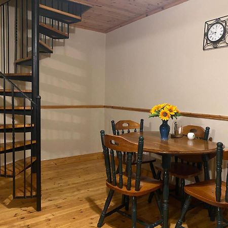 Cosy City Centre Guest Room Shared Home ゴールウェイ エクステリア 写真